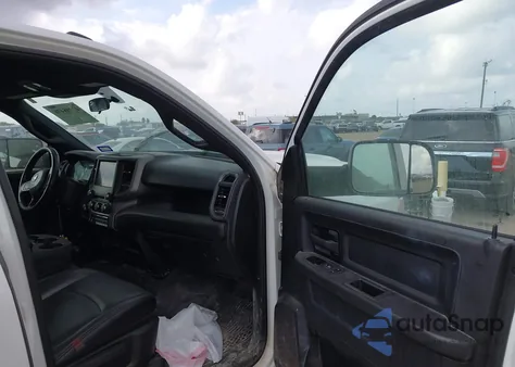 2022 Ram 2500 Tradesman 4X4 8' Box из США, поврежденный, VIN 3C6UR5HJ2NG366392